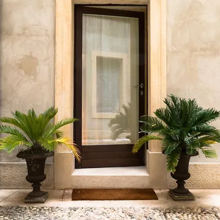 Flats4rent Casa Romeo Apartment *